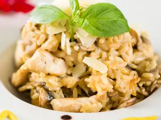 Ризото с пиле и гъби (370г)