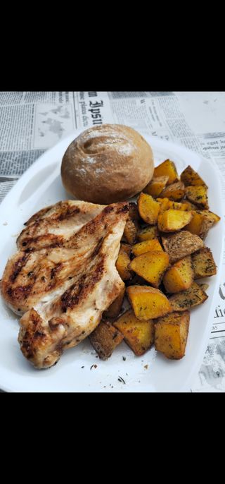 Пилешко филе с гранитура  (специални картофи) + бонус  хлебче