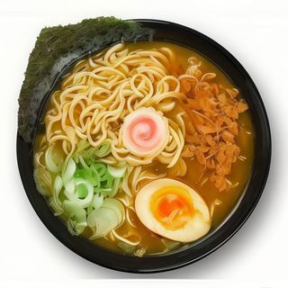 Ramen curry con cerdo, manzana, naruto, huevo ramen, nori y cebolleta