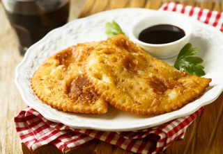 Чебурек з сиром та зеленню(160г)