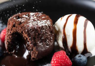 Coulant De Chocolate Con Helado De Vainilla