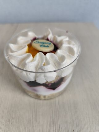 Copa de Mango Arándanos y Nata