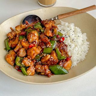 unico red pollo piccante 辣子鸡盖饭