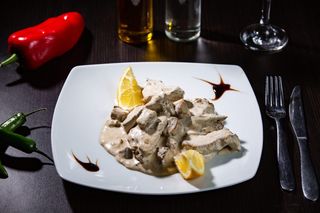 Mușchi de vită în sos de hribi