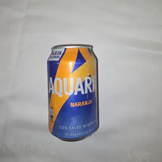 Aquarius de naranja lata 330 ml.