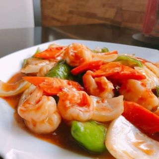 55. Gambas salteadas con picantes