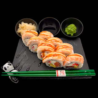 Uramaki filadelfia z awokado owinięte krewetką - 8 szt