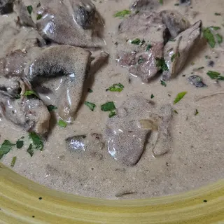 Ficatei de pui cu smantana si champignon