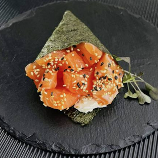 Temaki de Salmão com Philadelphia 