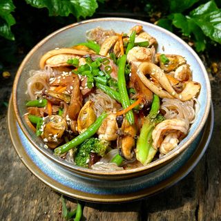 Фунчоза з морепродуктами (380г)