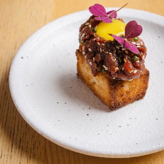 Tatar wołowy na brioszce 55g