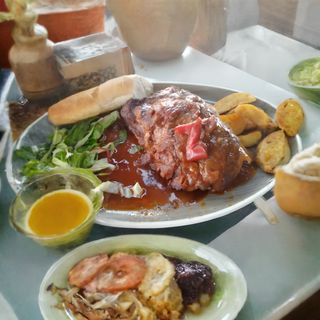 Ración De Carrillada En Salsa