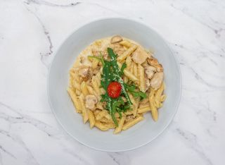 Penne z kurczakiem 300g