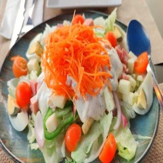 Ensalada Especial con Salsa Italiana