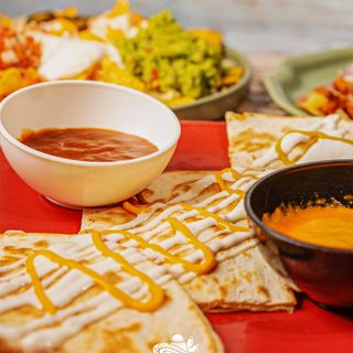 Quesadillas de Tinga de Pollo 