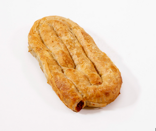 Pita sa topljenim sirom i suvim vratom