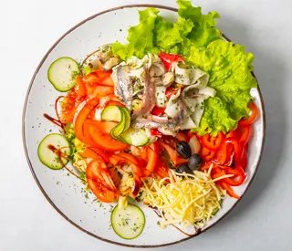 Salata losos i inćuni