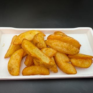 43. Patata brava frito