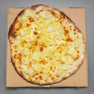 Pinsa tonda patate e mozzarella