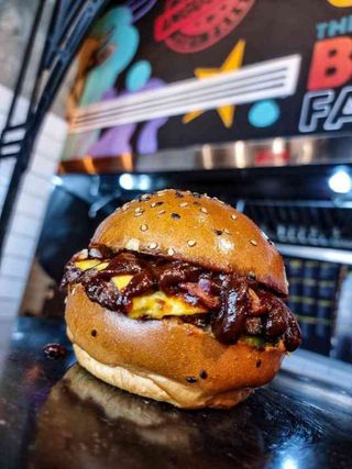 AMERICAN BBQ CHEESEBURGER 290 gr