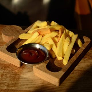 Картопля фрі (110/40г)