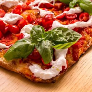 Pomodorini e stracciatella 1\2 di teglia