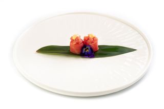 057 Gunkan spicy tuna