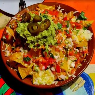 Nachos con guacamole