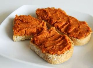 Tapa De Almogrote Con Sus Tostadas