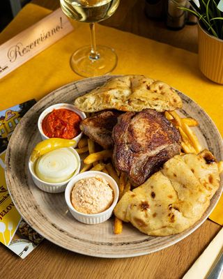 Svinjska krmenadla sa prilogom