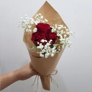 Petit Bouquet 3 Roses Rouge Gypsophile