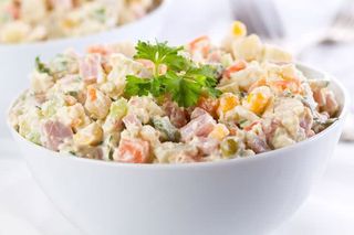 Руска салата (100г)