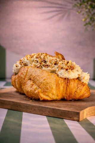 Lešnik Bueno kroasan