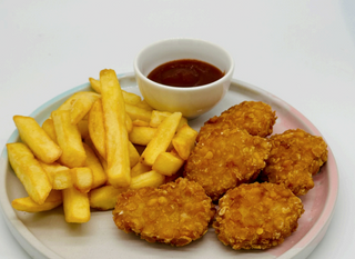Menú De Nuggets With Fries