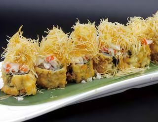 123. Nido Roll Salmón (8 Pzs.)