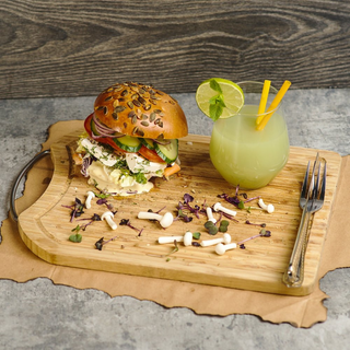 Burger cu branza Halloumi