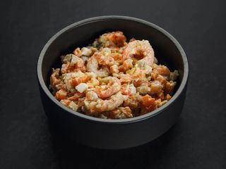 ОЛІВ'Є З  ЛОСОСЕМ ТА КРЕВЕТКОЮ (350g)