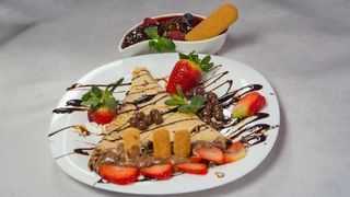 Palačinka sa eurokremom, plazmom i jagodom