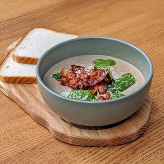 Грибний крем-суп з білими грибами та беконом