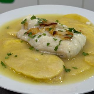 Merluza fresca a la bilbaína