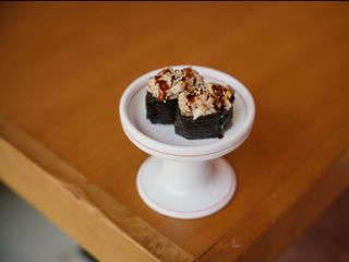 Гункан з вугрем (90г)