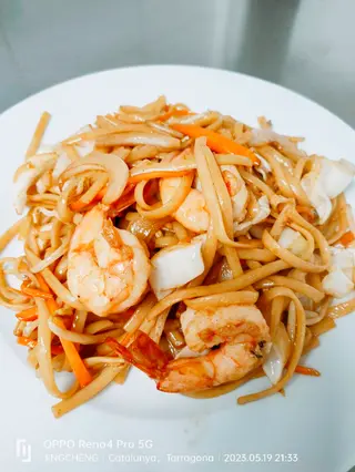 24, Tallarines Fritos Con Gambas