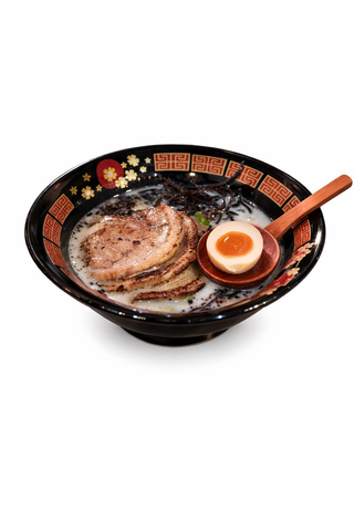 Tonkotsu Ramen cu sos de usturoi negru