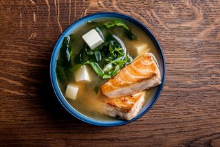 Zupa Miso z łososiem