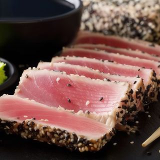 110.Tataki de atún (8 pzs.)