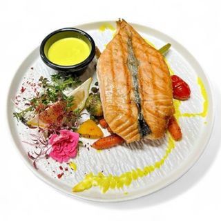 Семга с мини овощами 