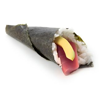 111. Temaki tonno avocado