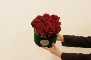 წითელი ვარდების ბოქსი