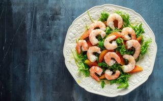 ensalada con gambas