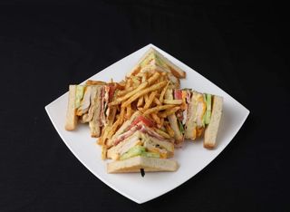 Класически клуб сандвич (600г)